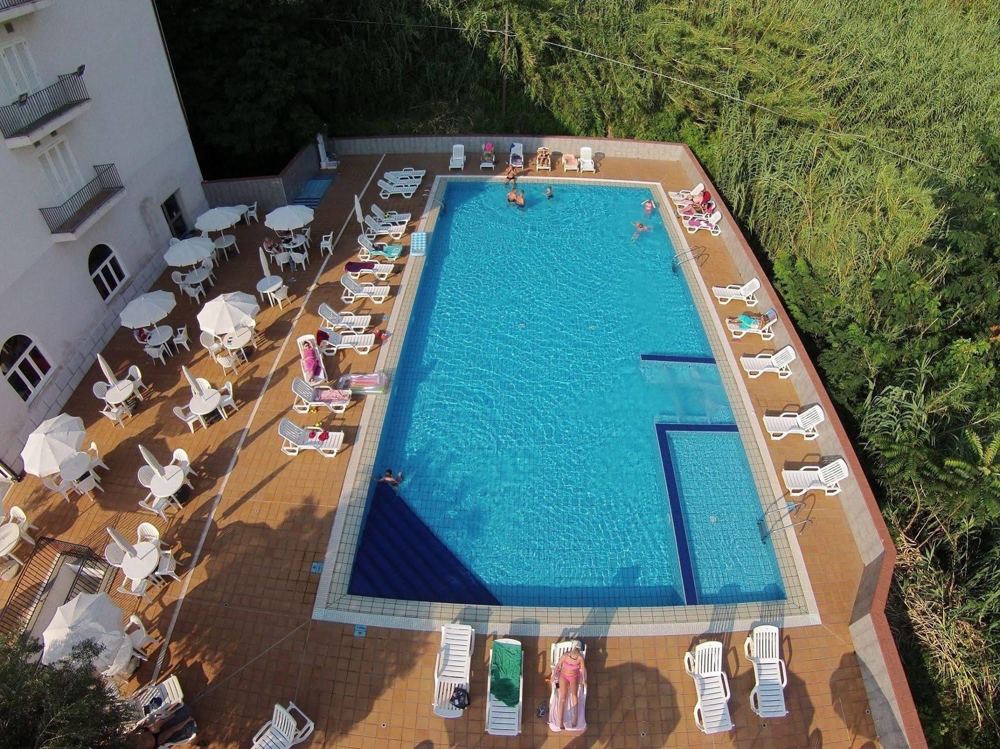 Hotel Total Family Fuscaldo Extérieur photo