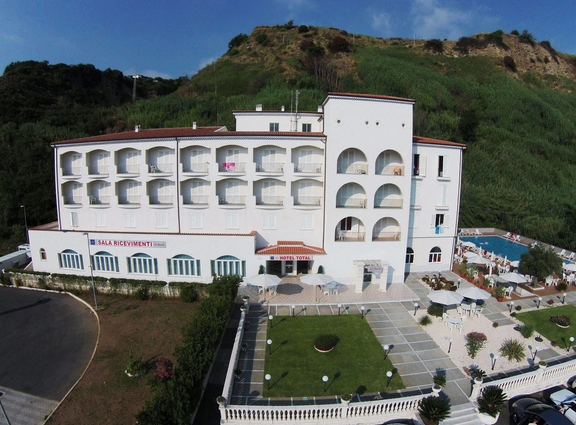 Hotel Total Family Fuscaldo Extérieur photo